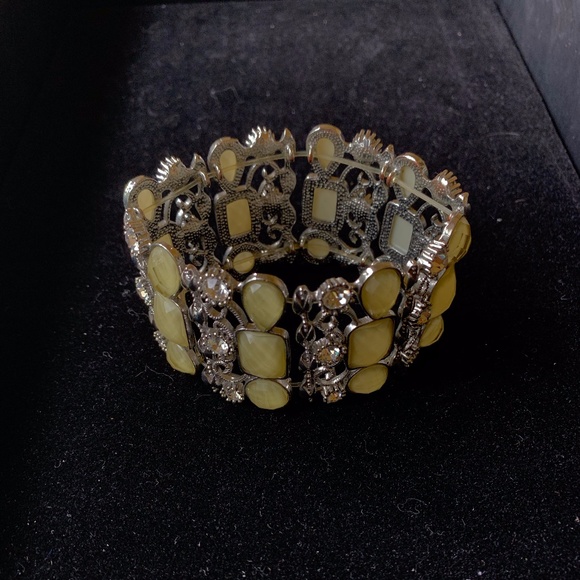 Retired Premier Designs Bracelet - Picture 3 of 3